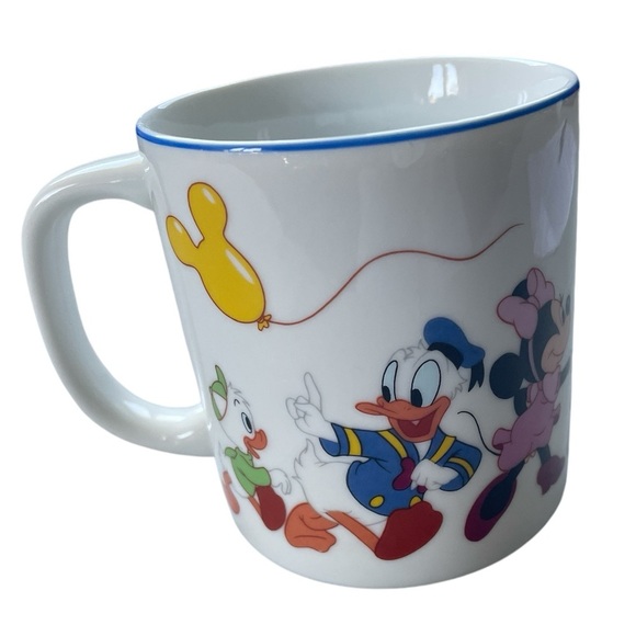 Disney World On Parade Mickey,Pluto,Goofy,Minnie, Donald,Louie Rare Coffee Mug - Picture 3 of 7